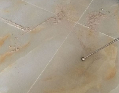 双滦瓷砖空鼓维修公司分享粘合剂选择不当在瓷砖铺贴过程中可能导致以下问题